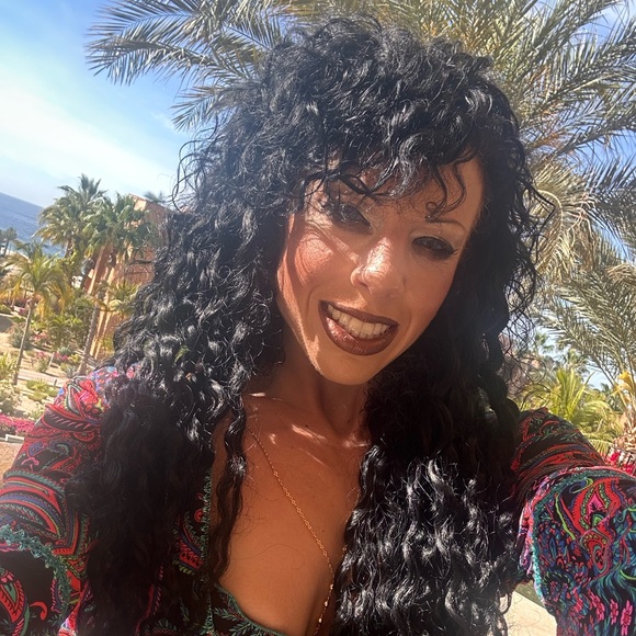 Meet your Posher, Laura - Picture 2 of 9